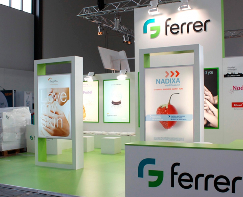 Ferrer Messestand, Messebau - Medica - Simply Plan